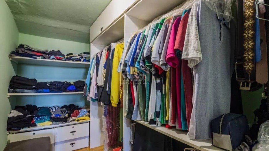 Casa para Venda - 294.4m², 4 dormitórios, sendo 2 suites, 2 vagas - Nonoai