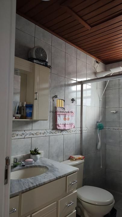 Apartamento 2 dormitórios e vaga rotativa.