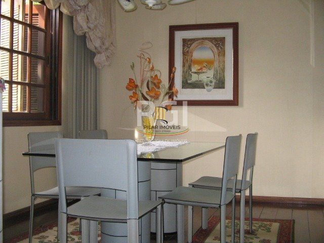 Casa para Venda - 260m², 3 dormitórios, sendo 1 suites, 7 vagas - Nonoai