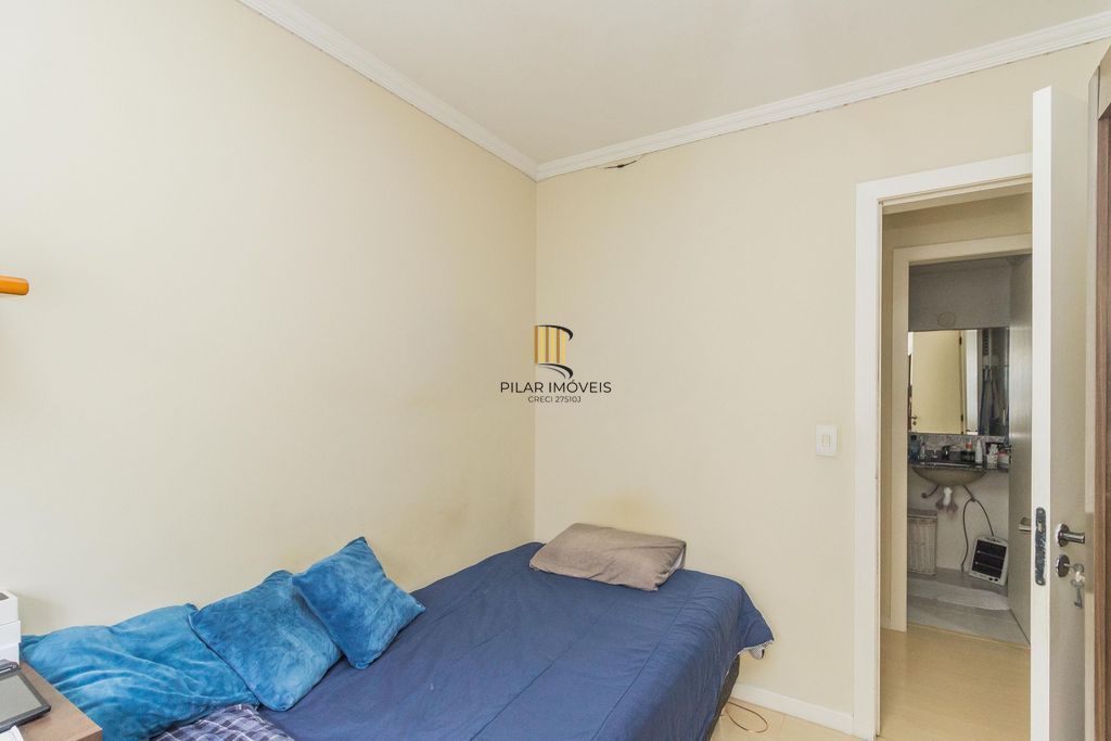 Apartamento de 3 dormitórios no bairro Jardim Itu Sabará - Porto Alegre