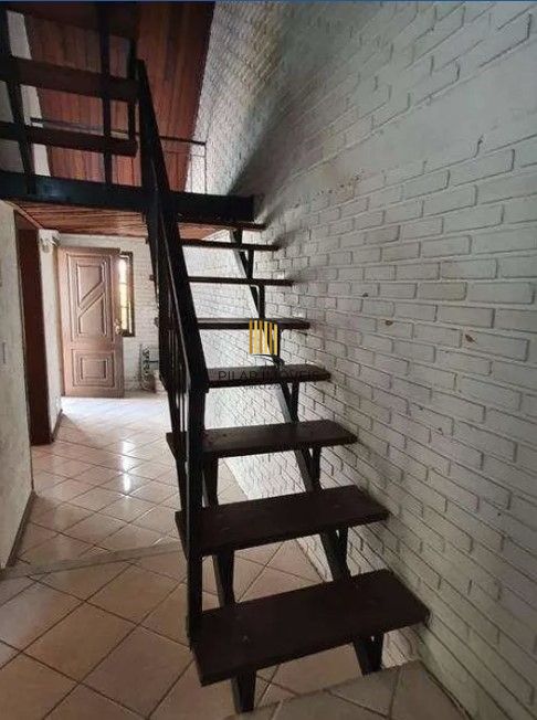 Casa 4 dormitórios no bairro Glória
