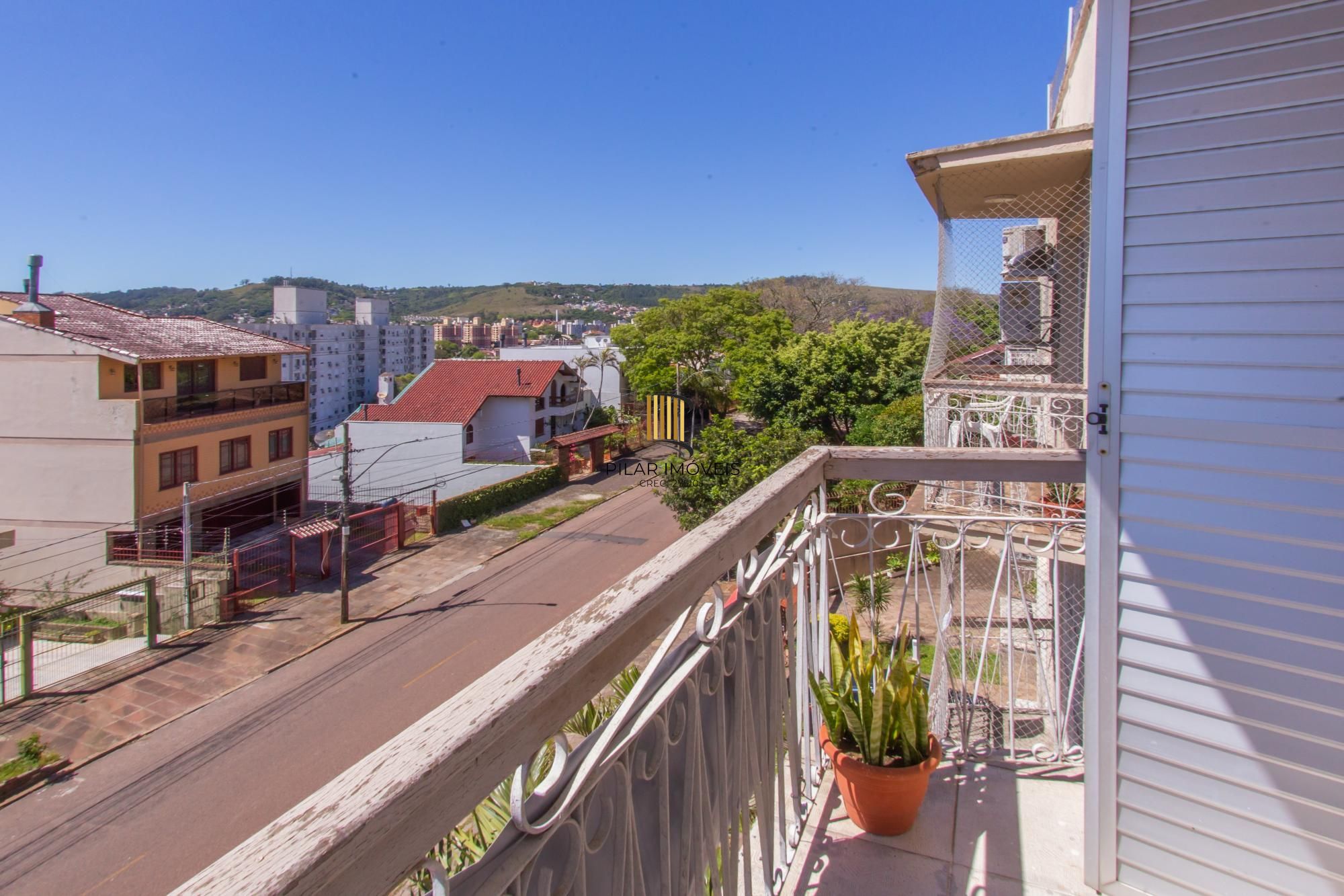 Cobertura de 02 dormitorios no bairro Medianeira- Porto Alegre /RS