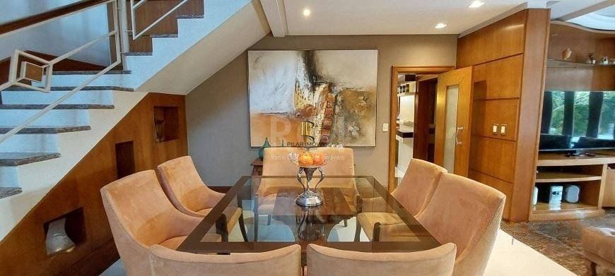 Excelente casa de  386m² com 04 dormitórios sendo 03 suítes.