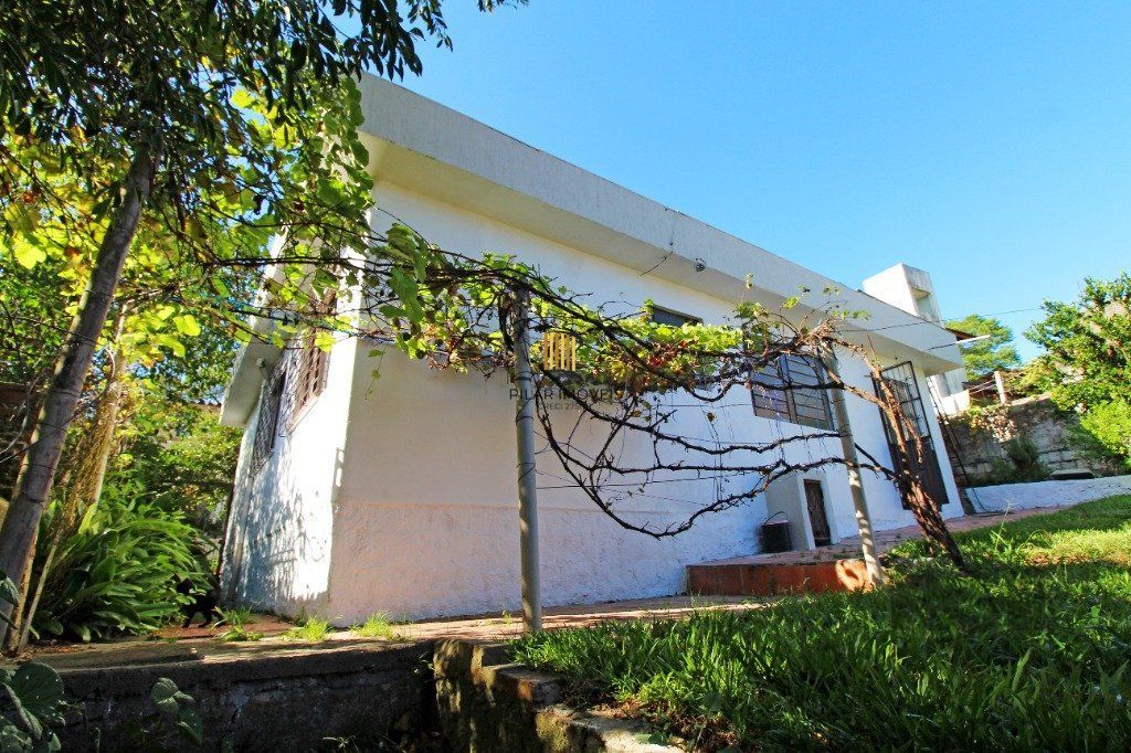 Casa 3 dormitórios no bairro Nonoai