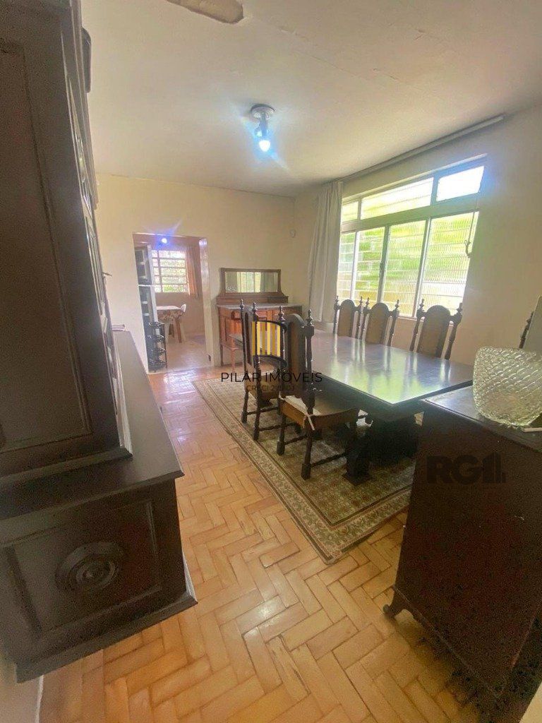 Casa 4 dormitórios no bairro Nonoai