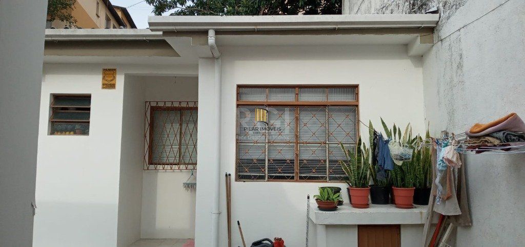 Casa para Venda - 95m², 2 dormitórios, 3 vagas - Teresópolis