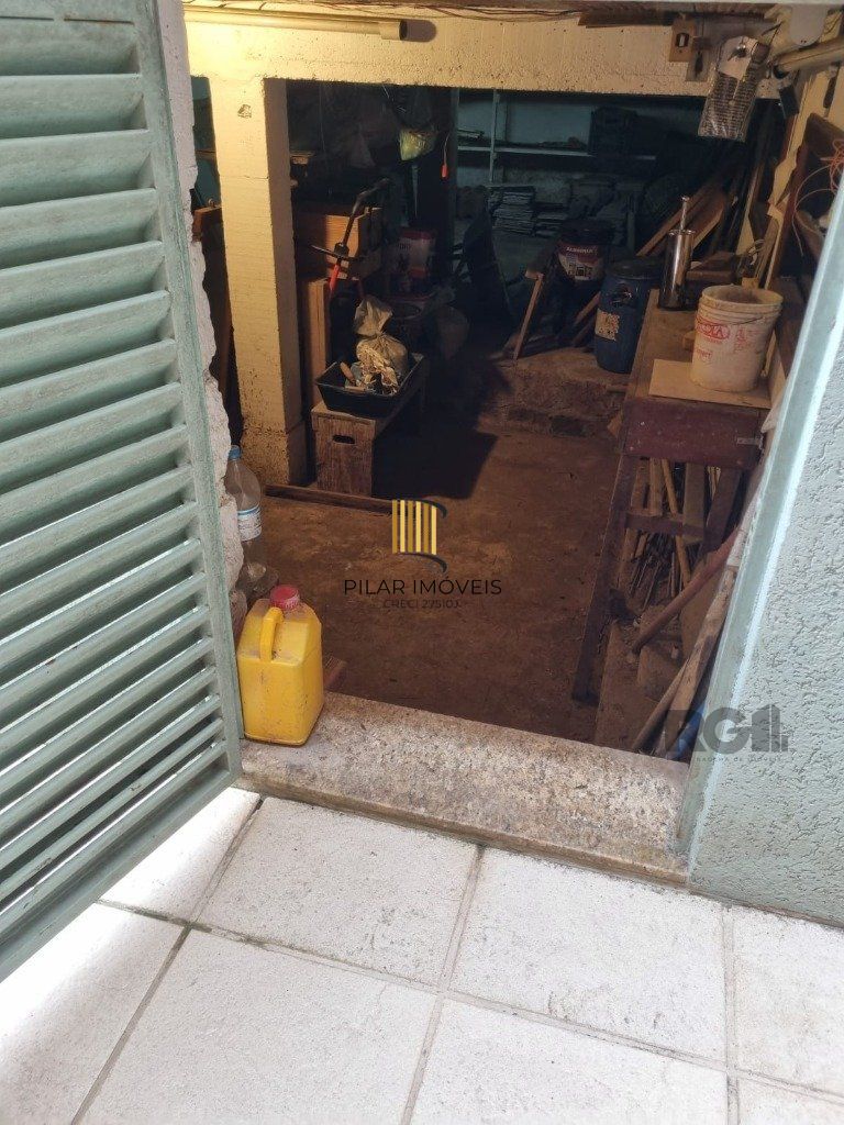 Casa 4 dormitórios no bairro Teresópolis