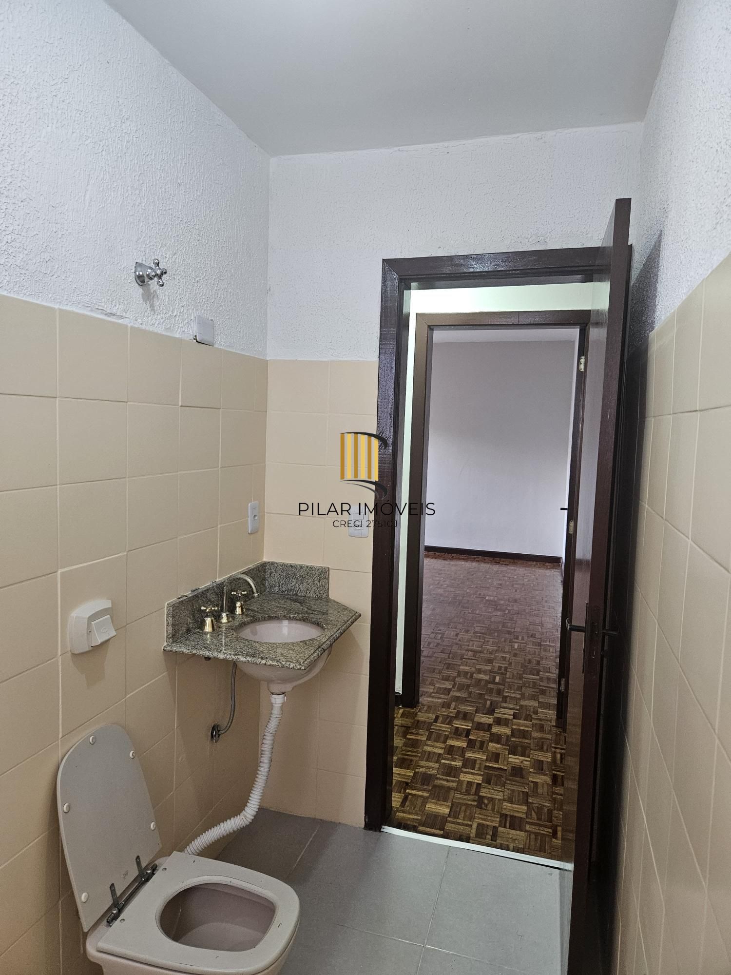 Casa toda reformada na avenida nonoai