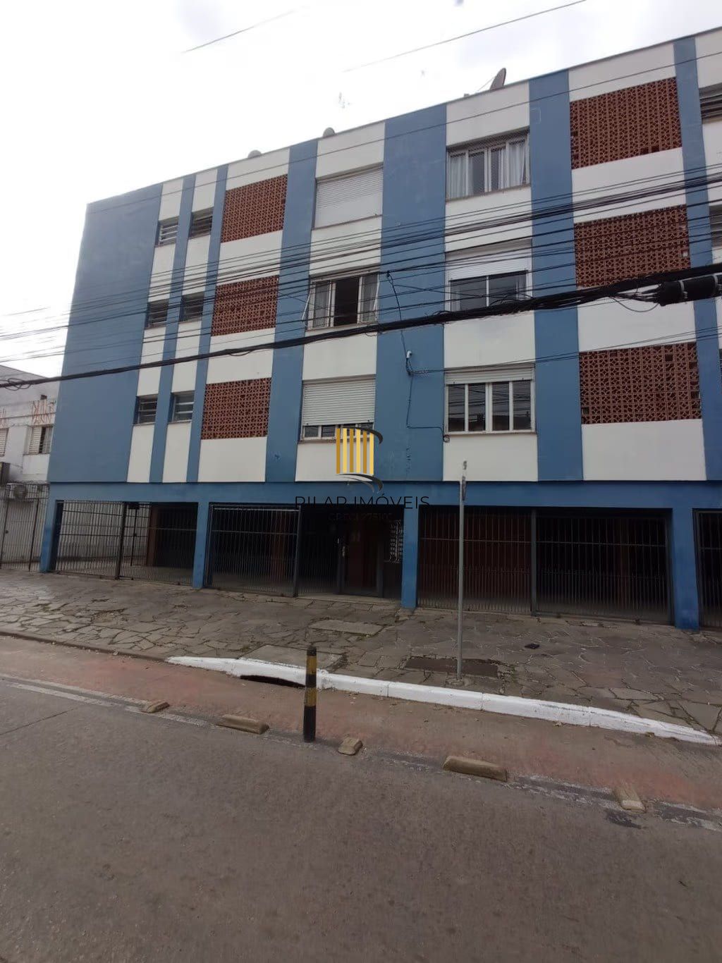 Apartamento de 1 dormitório à venda em Menino Deus, Porto Alegre.