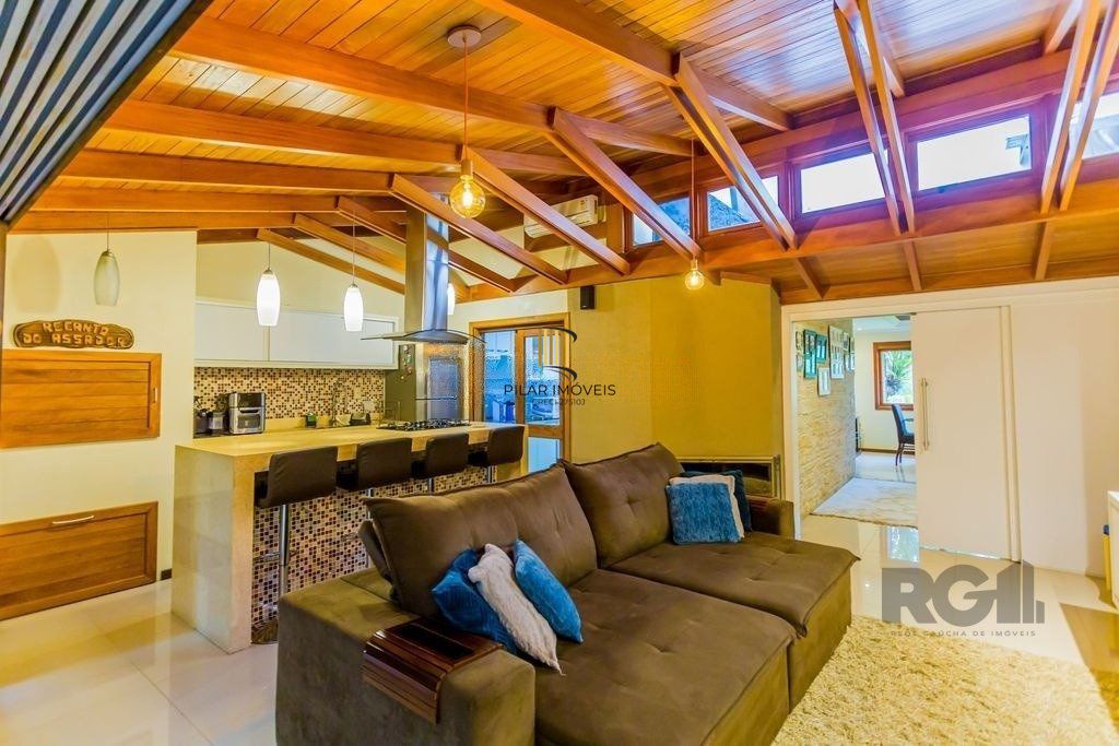 Casa em condomínio de 155m², 3 dormitórios, 4 vagas no bairro Espírito Santo