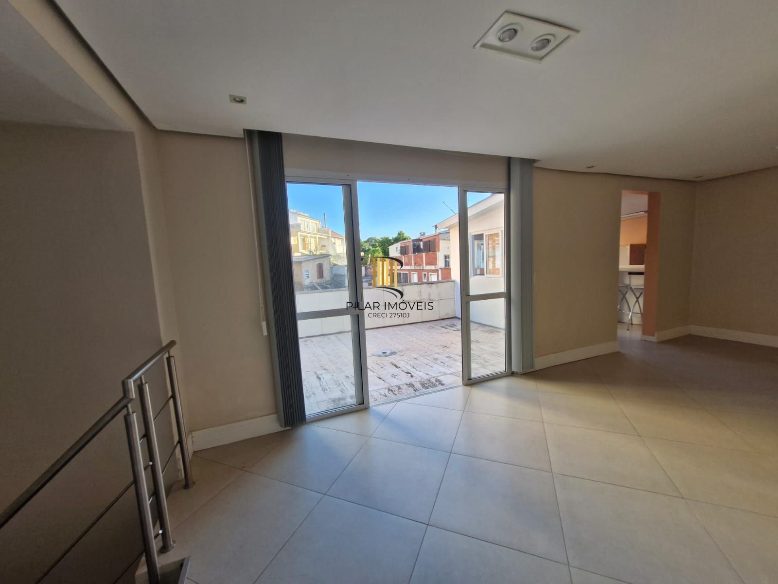 Ampla cobertura com 123m², 2 dormitórios, 1 vaga coberta por convenção.