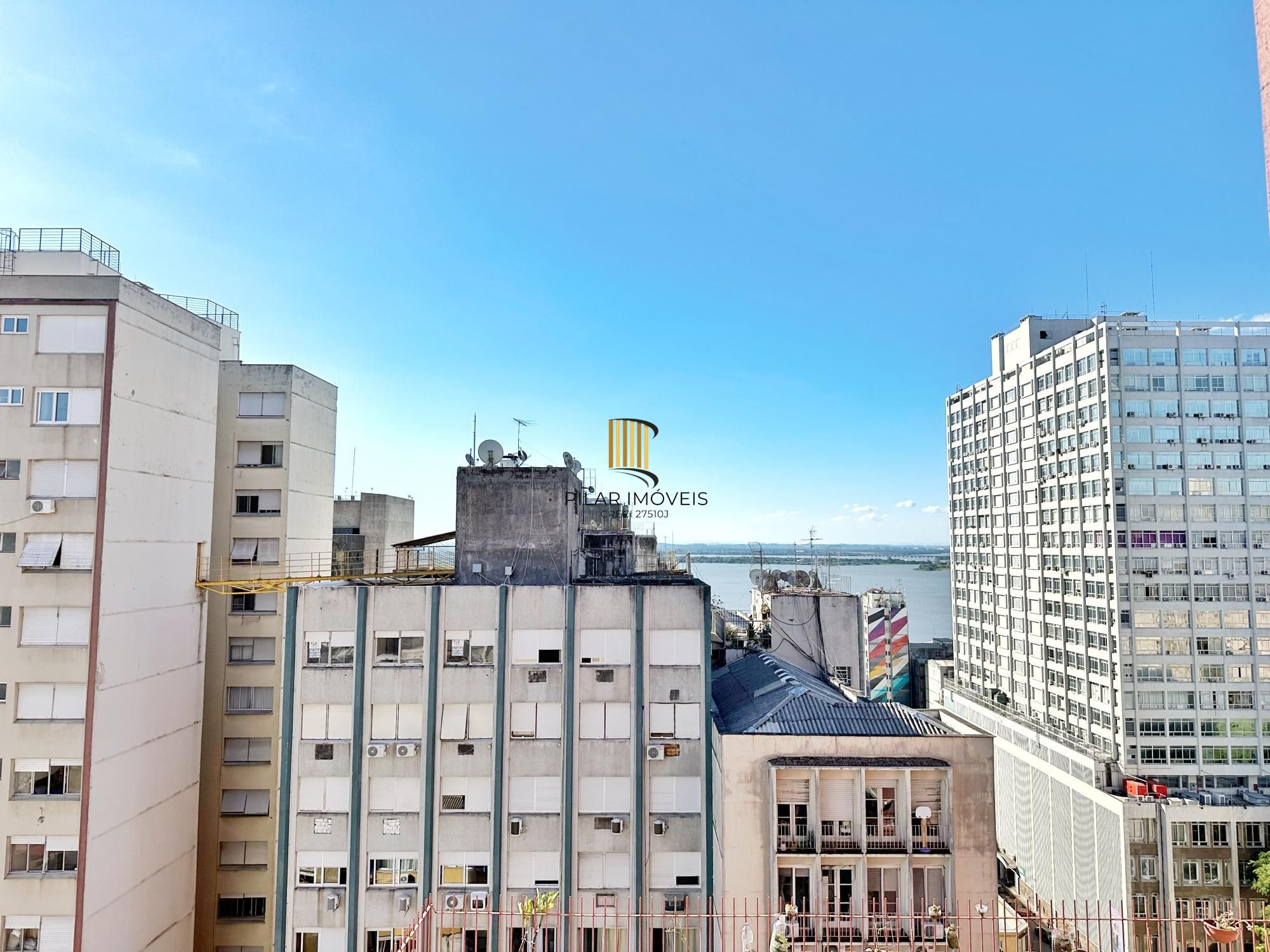 Apartamento totalmente reformado no centro de Porto Alegre