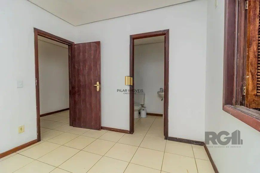 Casa 110m² - 3 dormitórios, 1 vaga no bairro Aberta dos Morros