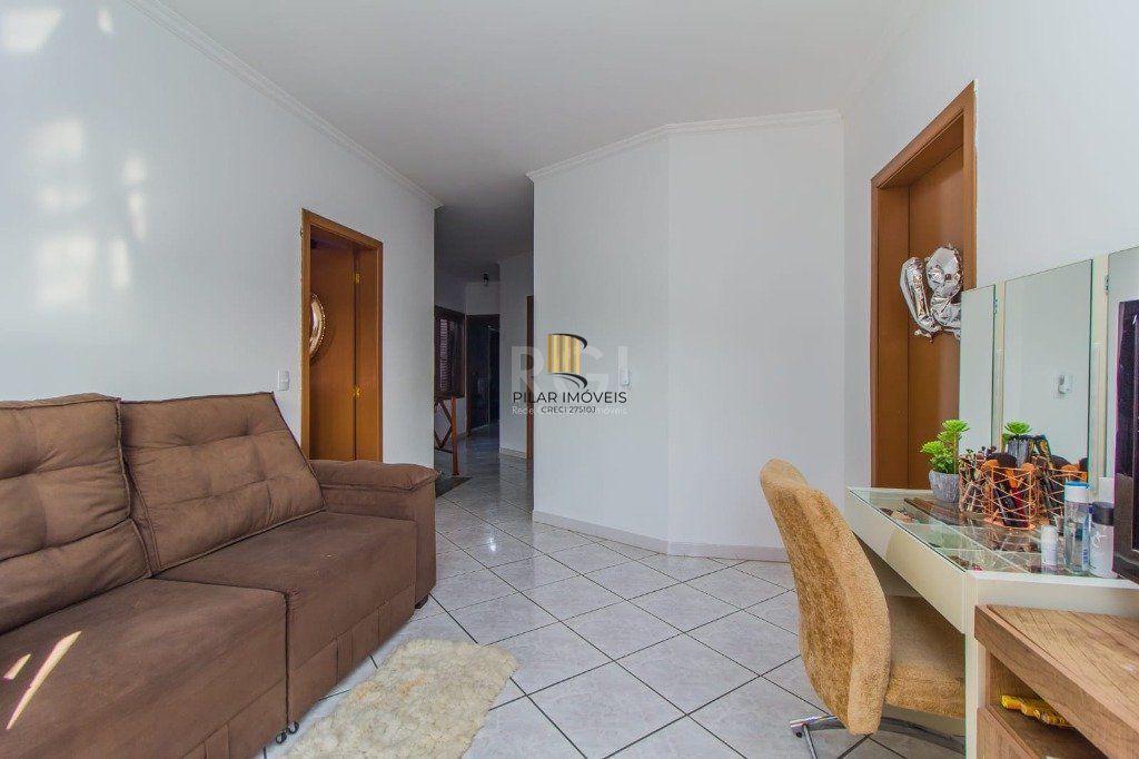 Casa para Venda - 300m², 4 dormitórios, sendo 1 suites, 3 vagas - Santa Isabel