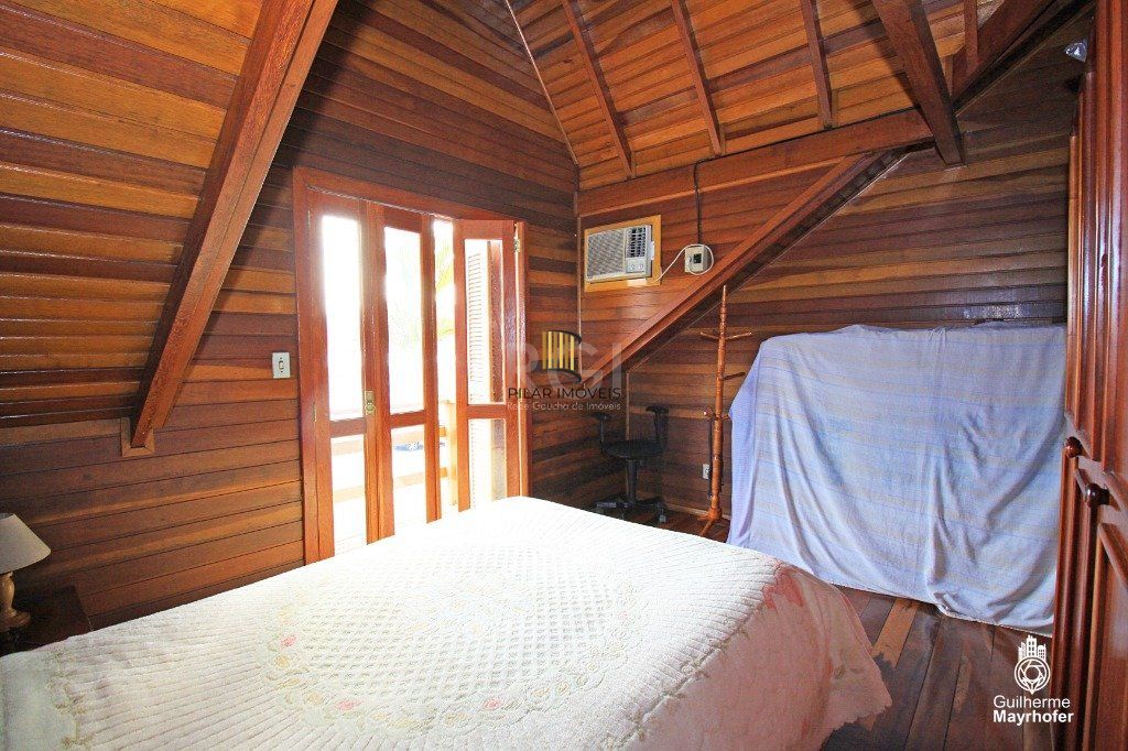 Casa para Venda - 235m², 3 dormitórios, sendo 1 suites, 3 vagas - Sarandi