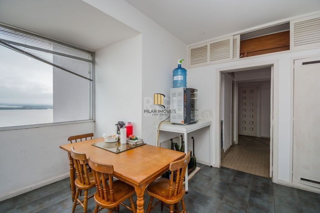 Apartamento de 3 quartos com vista para o rio á venda