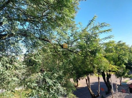 Apartamento de 2 dormitórios com sacada e 1 vaga de garagem no bairro Medianeira.