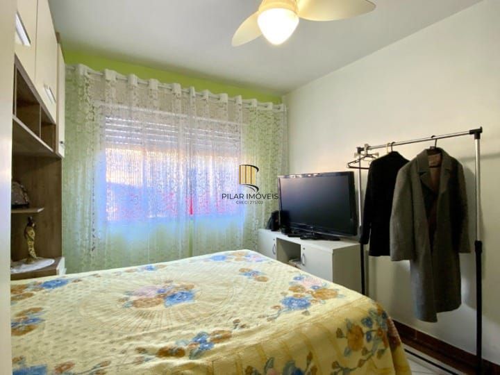 Casa com 03 dormitorios e 4 vagas de garagem proximo a Sport club Sáo jóse - Porto Alegre/RS.