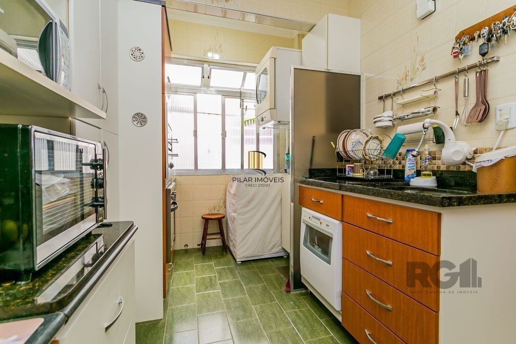 Apartamento 2 dormigtórios à venda Rua Teixeira de Freitas, Santo Antônio - Porto Alegre