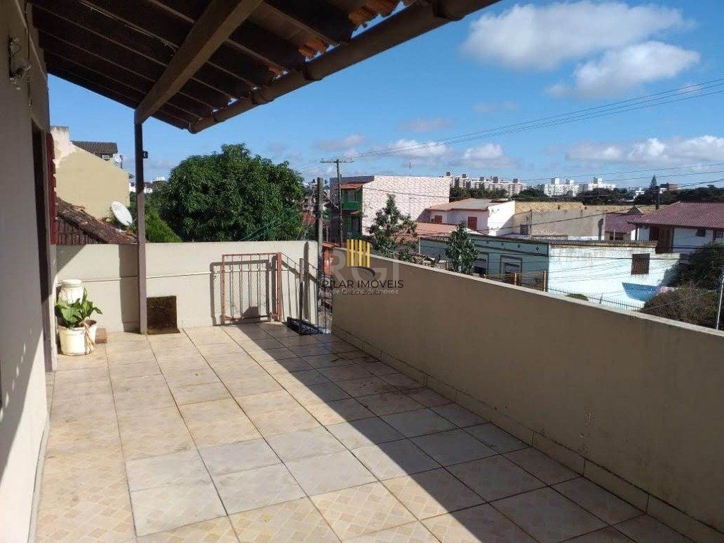 Casa para Venda - 200m², 6 dormitórios, 4 vagas - Tristeza