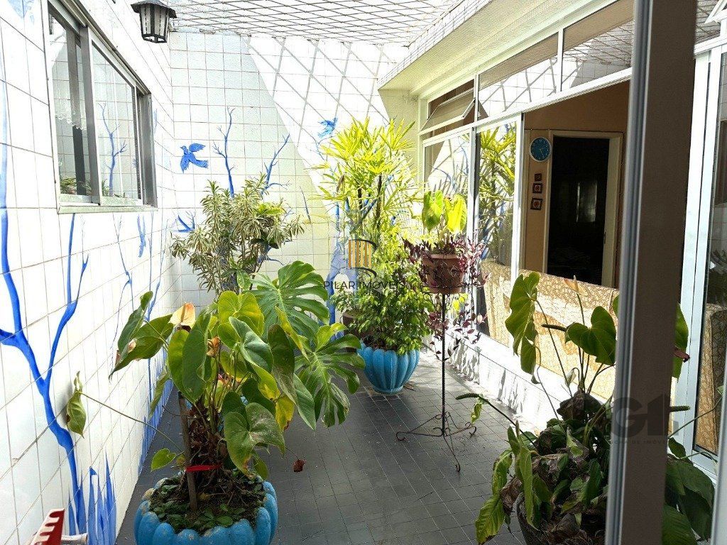 Casa 3 dormitórios no Bairro Glória, próxima a Prof. Oscar Pereira.