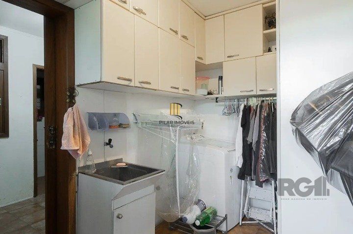 Casa 3 dormitórios no bairro Menino Deus
