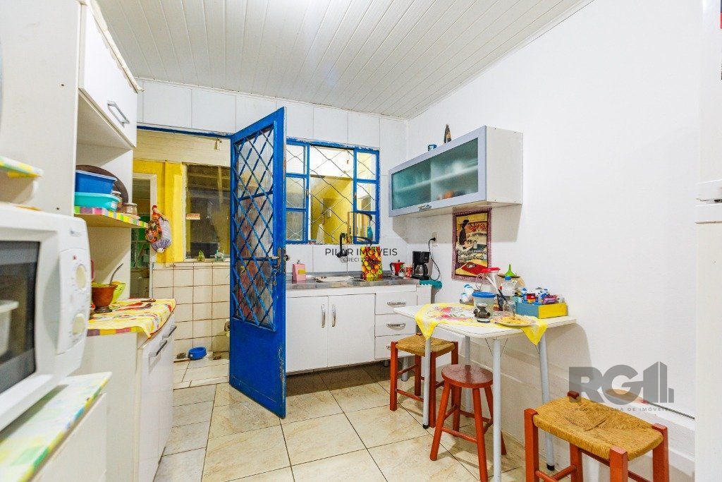 Casa de 4 Dormitório(s) Bairro Nonoai - Porto Alegre