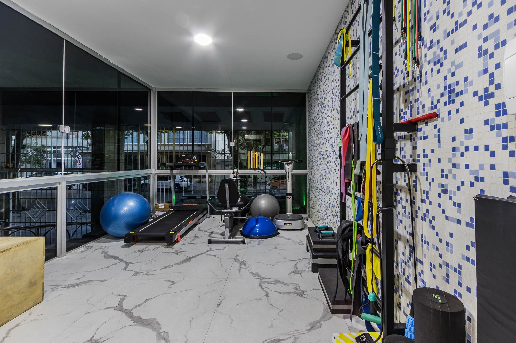 Apartamento de 3 dormitórios e 133m² à venda em Centro Histórico, Porto Alegre.