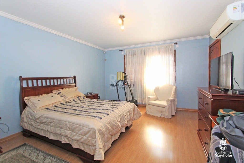 Casa para Venda - 326m², 3 dormitórios, sendo 3 suites, 4 vagas - Glória