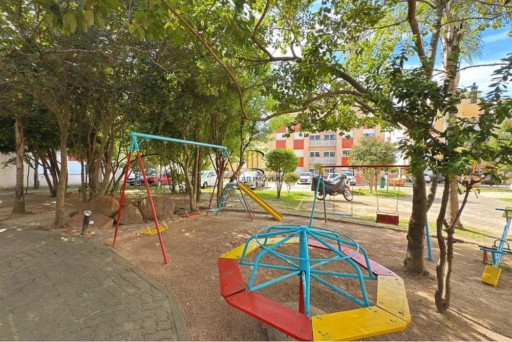Apartamento de 02 dormitorios com 1 vaga na zona sul de Porto Alegre.