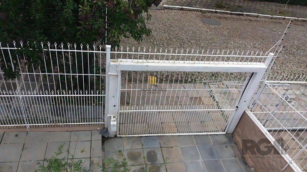 Casa de 3 dormitórios no bairro  Sarandi