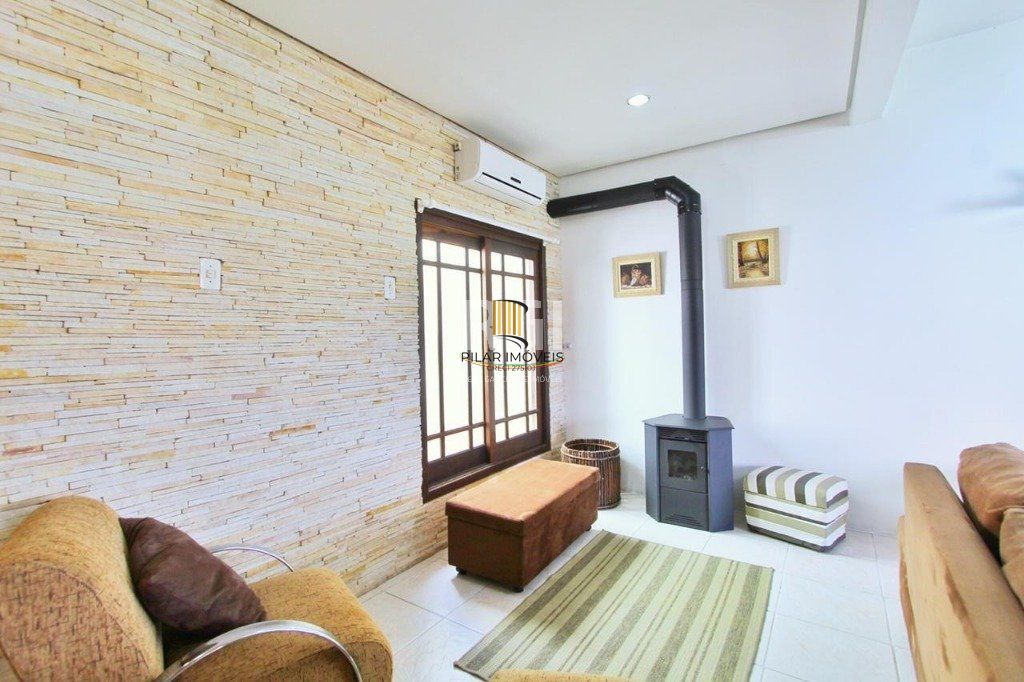 Casa para Venda - 260m², 5 dormitórios, sendo 2 suites, 4 vagas - Teresópolis