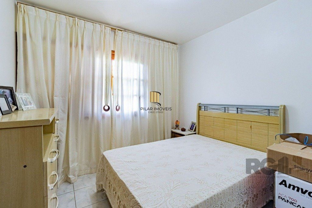 Casa com 267m², 3 dormitórios, 1 vaga no bairro Tristeza
