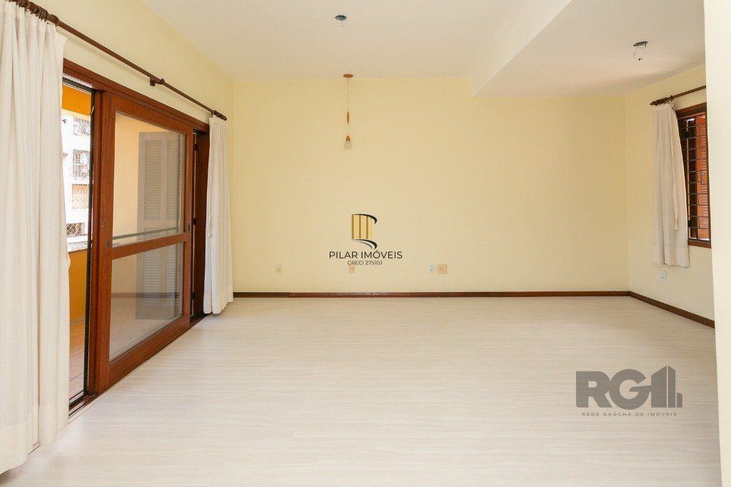 Casa com 5 dormitórios no bairro Jardim Carvalho