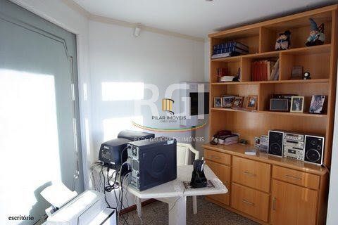 Casa para Venda - 485m², 3 dormitórios, sendo 1 suites, 4 vagas - Teresópolis