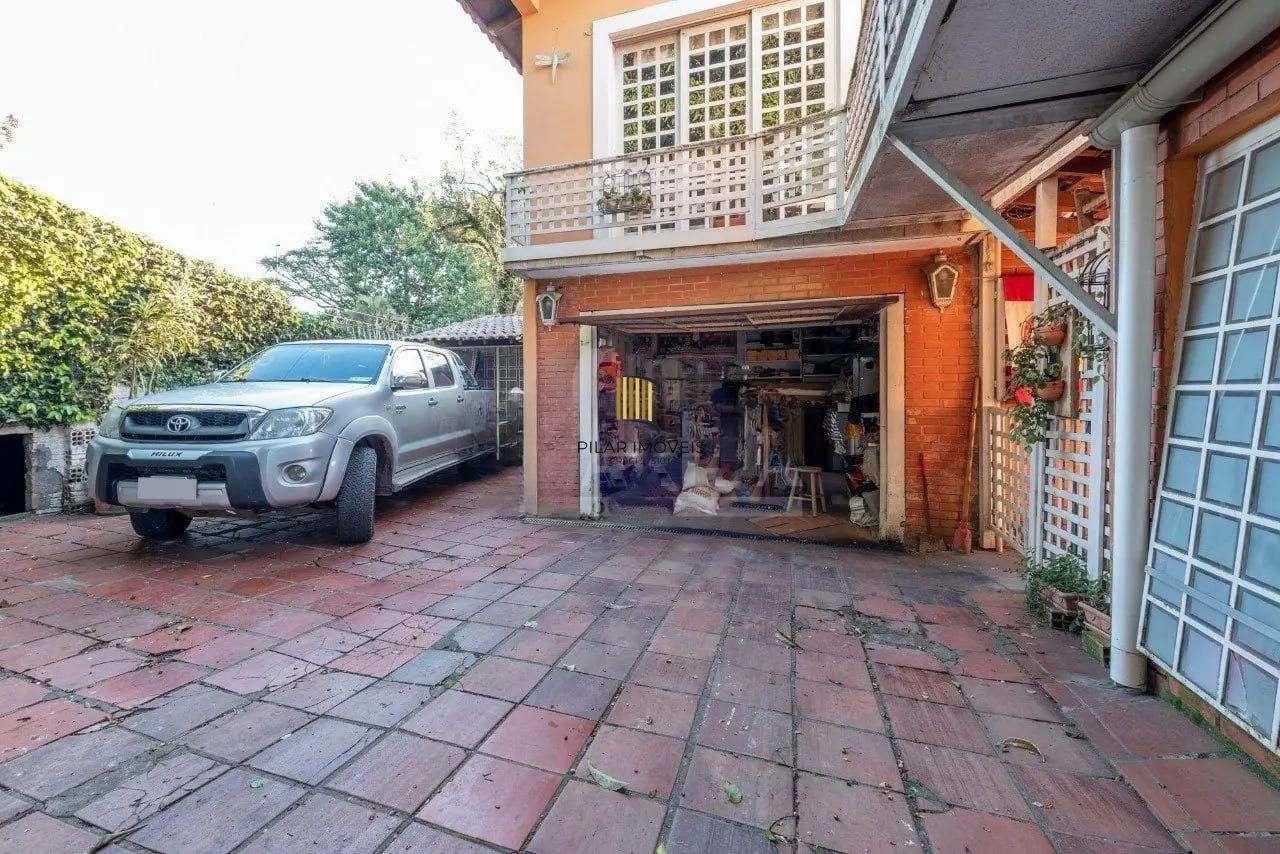 Casa de 3 dormitórios com 206m² à venda no Bairro Santa Tereza.