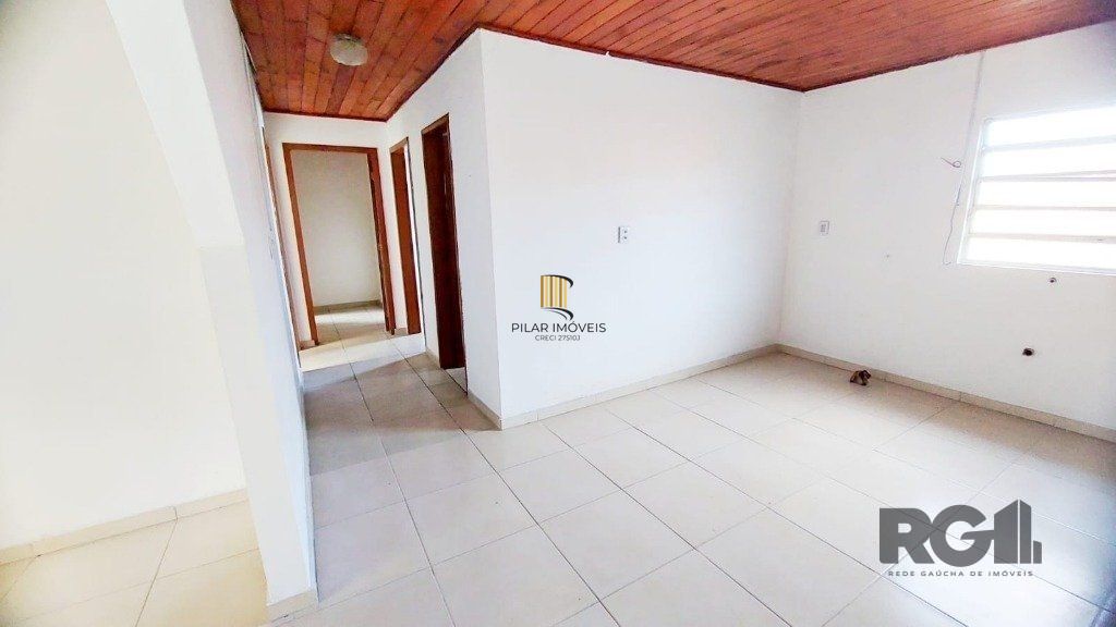 Casa de 3 dormitórios no bairro Cristal
