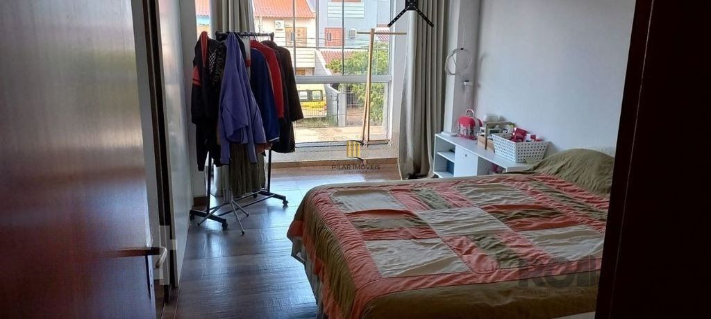 Casa com 2 dormitórios no bairro Hípica