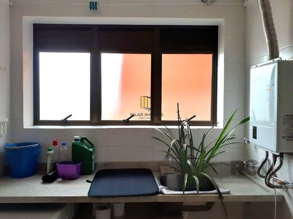 Apartamento 177m² - 3 dormitórios, 2 vagas no bairro Santa Tereza
