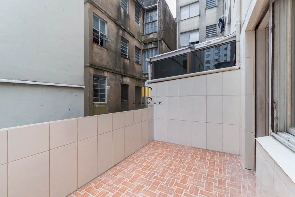 Apartamento com 1 dormitório à venda em Centro Histórico, Porto Alegre.