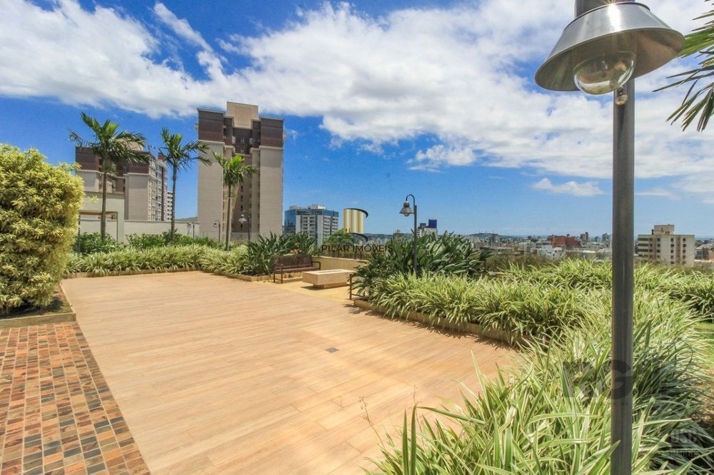 Apartamento com 3 suítes e 161m² à venda em Petrópolis, Porto Alegre.