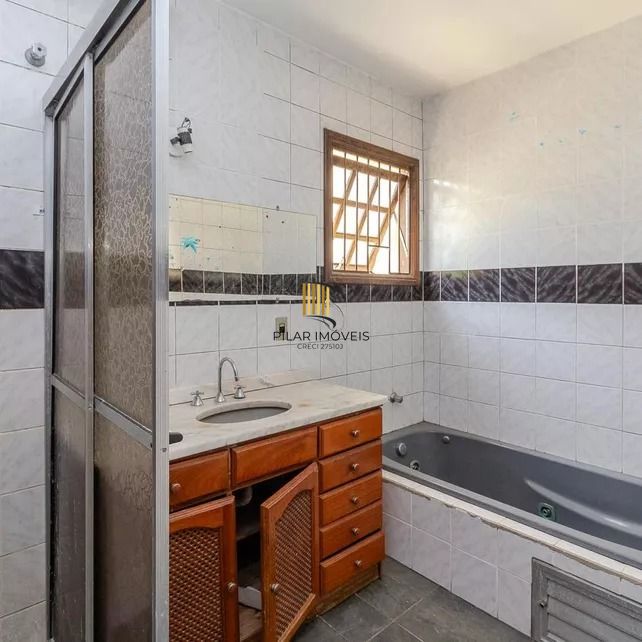 Casa à Venda na Rua da Gruta – 241,99m² – Próxima ao Hospital Divina Providência