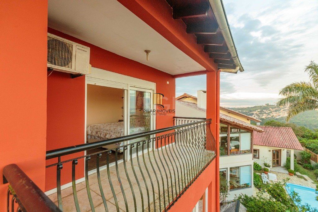 Casa de 498m², bairro Teresópolis