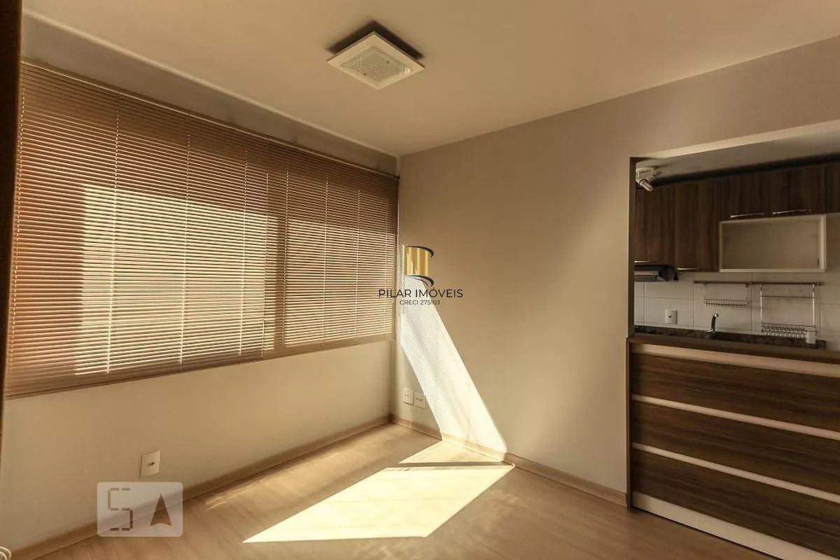 Apartamento de  01 dormitorio com vaga de garagem na Azenha - Porto alegre.