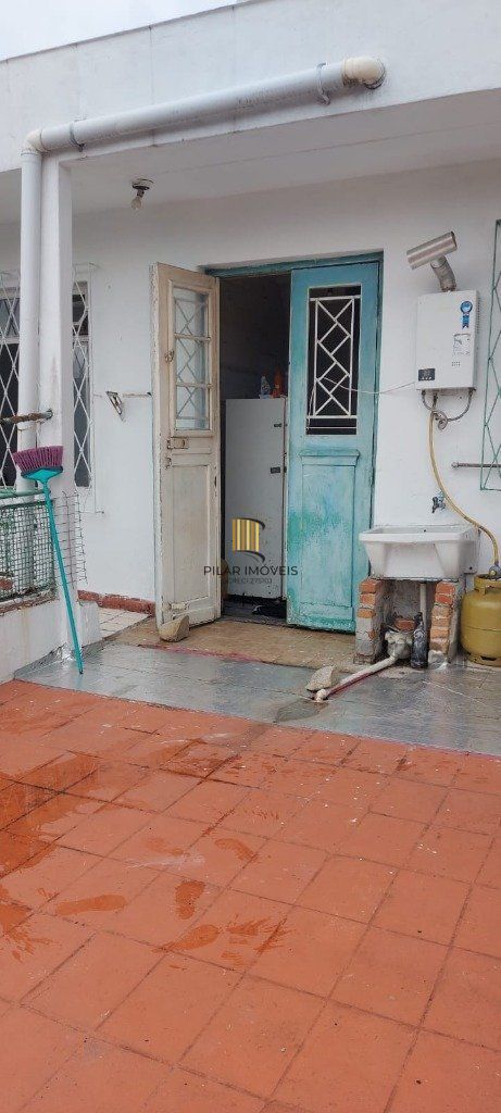 Casa 3 dormitórios quase esquina Av. Nonoai.