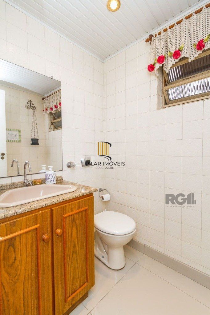 Casa 4 dormitórios no bairro Espírito Santo