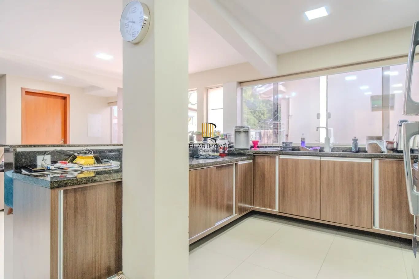 Casa de 3 dormitórios à venda em Santa Tereza, Porto Alegre.