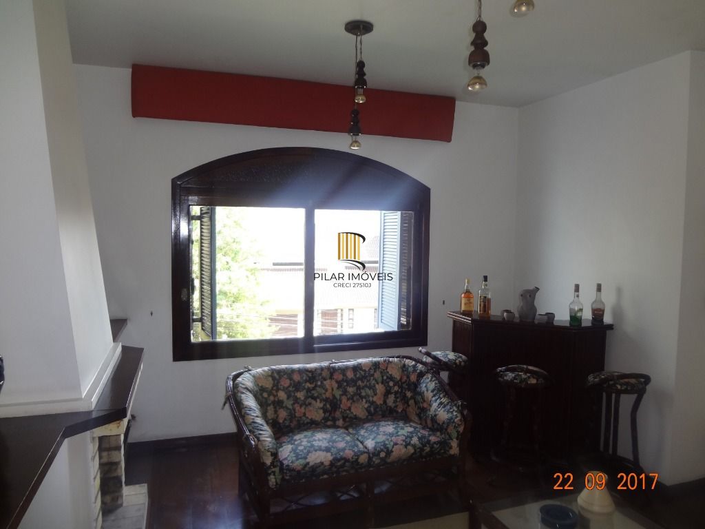 Casa para Venda - 365m², 4 dormitórios, sendo 2 suites, 6 vagas - Nonoai