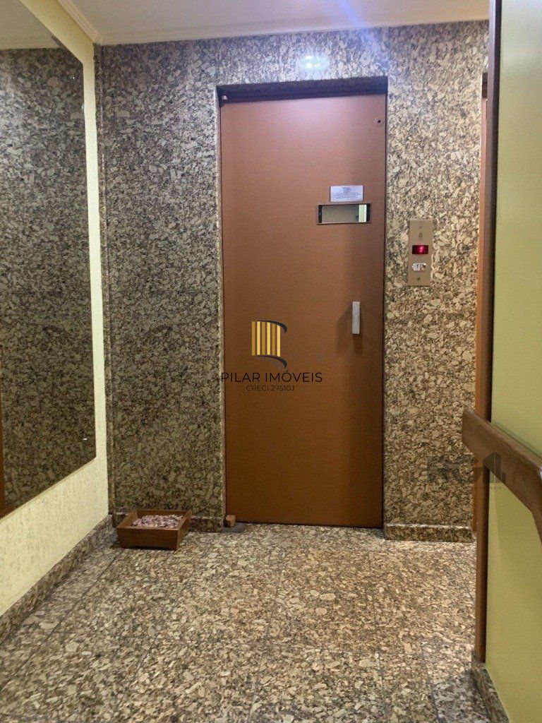 Apartamento 40m² - 1 dormitório, 1 vaga no bairro Menino Deus