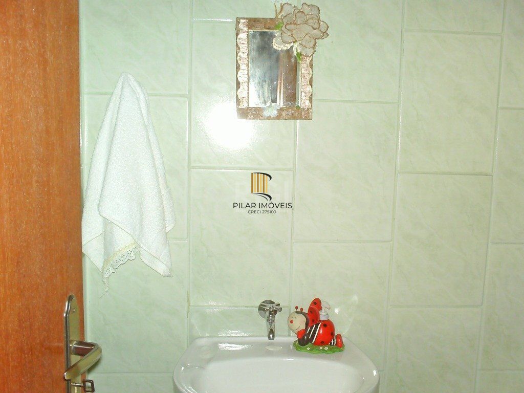 Casa para Venda - 140m², 3 dormitórios, sendo 1 suites, 2 vagas - Morro Santana